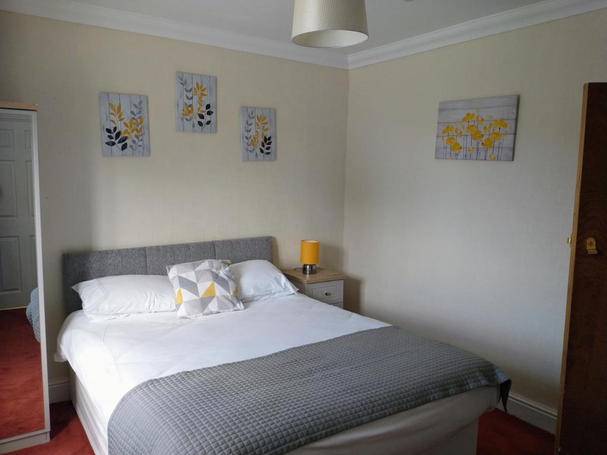 Llanina Arms Hotel Llanarth  Ngoại thất bức ảnh
