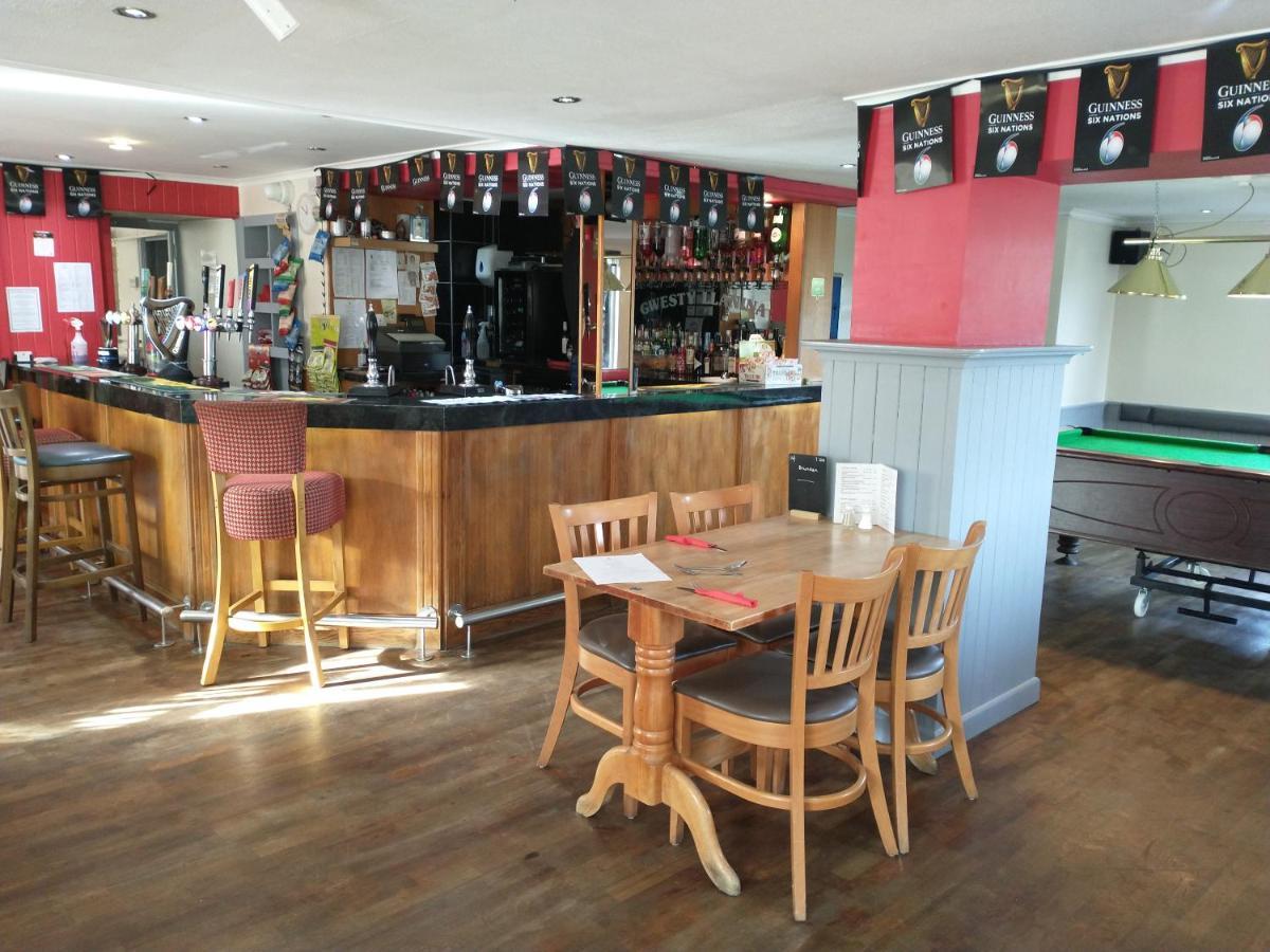 Llanina Arms Hotel Llanarth  Ngoại thất bức ảnh