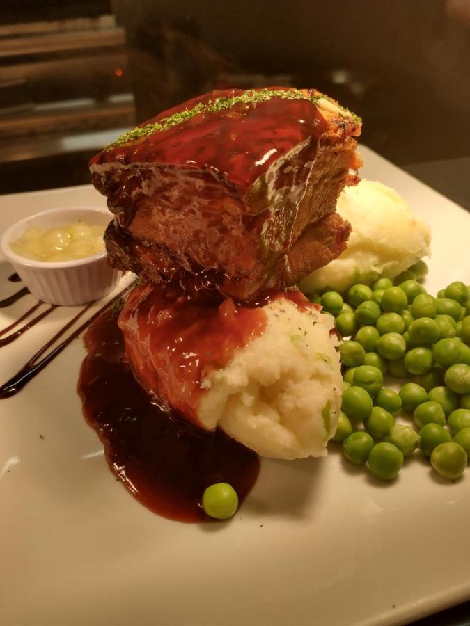 Llanina Arms Hotel Llanarth  Ngoại thất bức ảnh