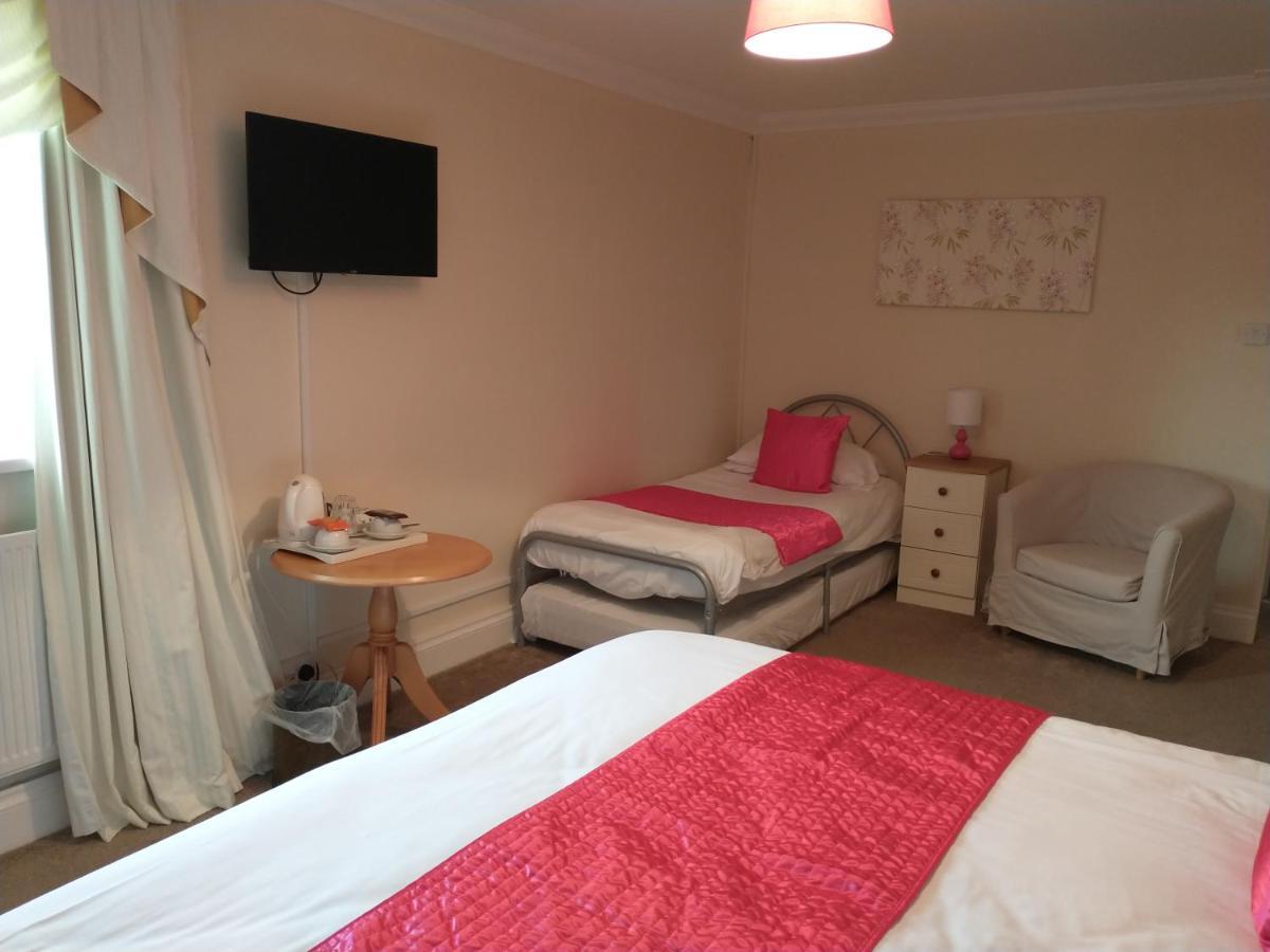 Llanina Arms Hotel Llanarth  Ngoại thất bức ảnh