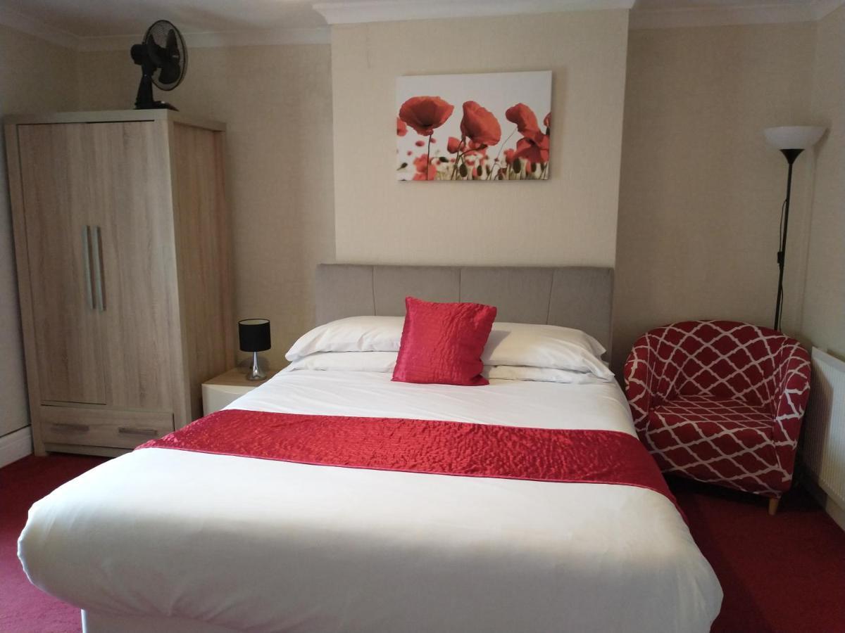 Llanina Arms Hotel Llanarth  Ngoại thất bức ảnh