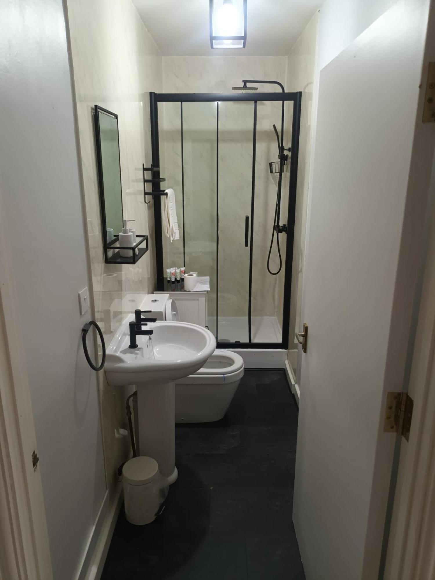 Llanina Arms Hotel Llanarth  Ngoại thất bức ảnh